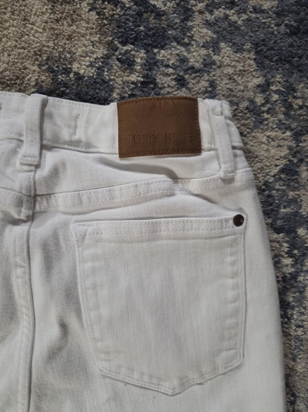 Judy Blue High Waist White Non-Distressed Jeans- Size 5/27 - Picture 8 of 8